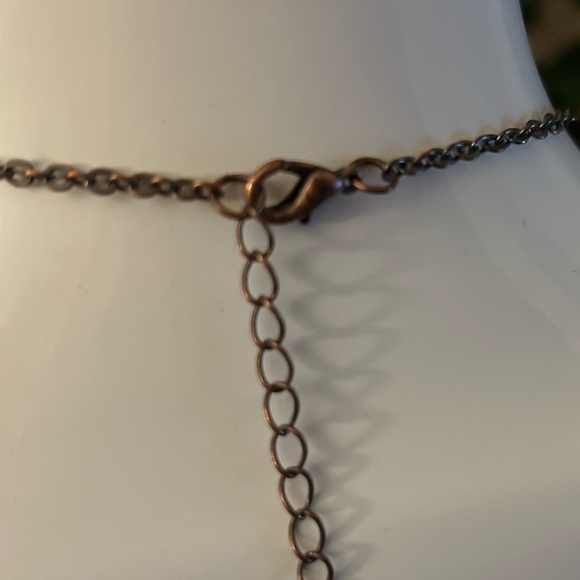 Copper necklace with pink crystals - Picture 4 of 4